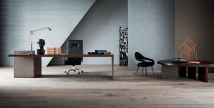  H_O Desk
