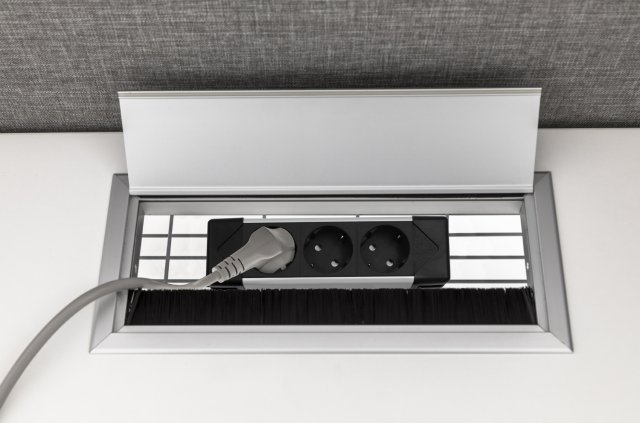 ������������ ������� Under Desk 220, USB-A/C charge